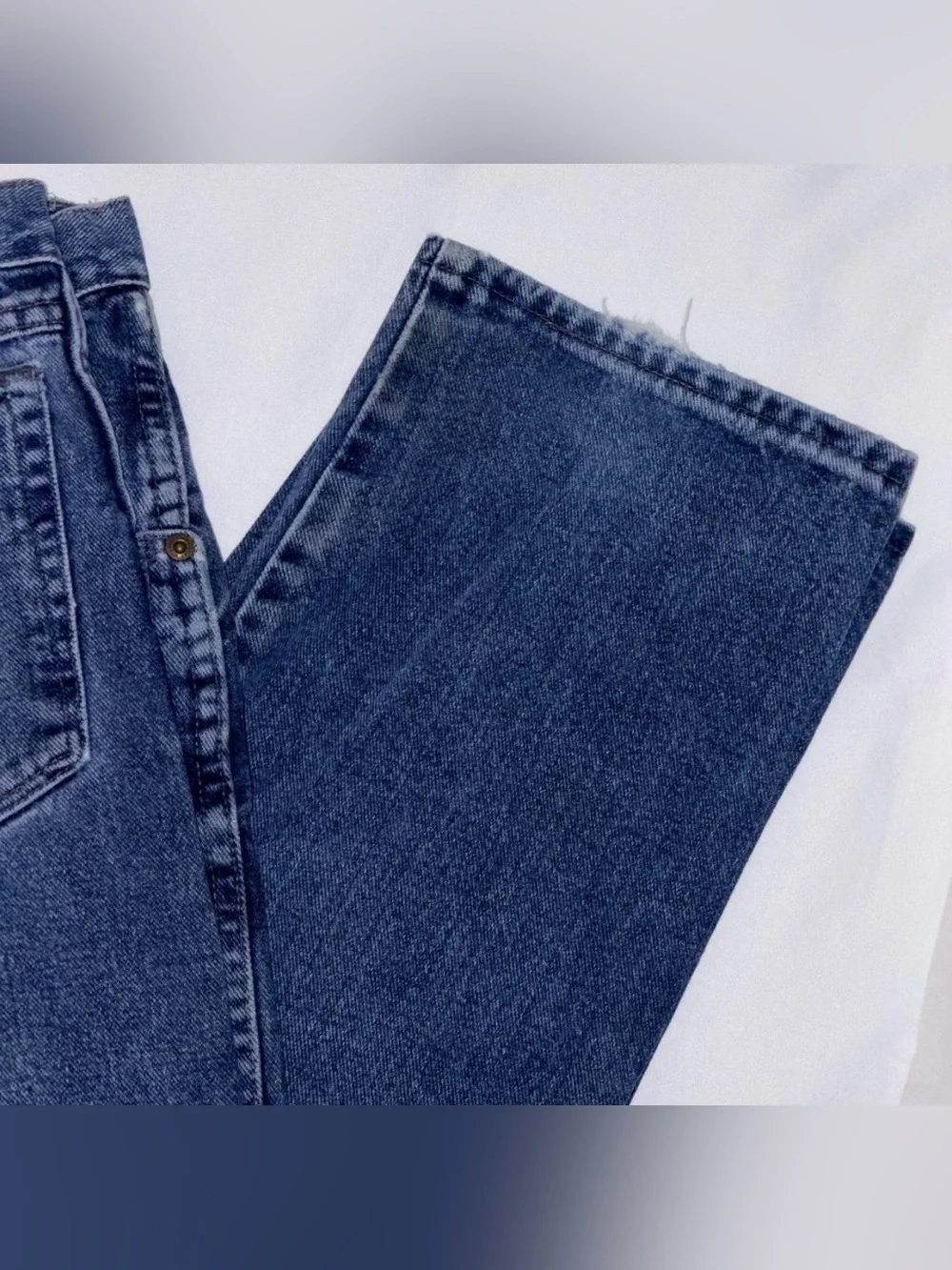 Vintage 90s Wrangler USA Retro Y2K Medium Blue Wash Denim Straight Leg Jeans 30”